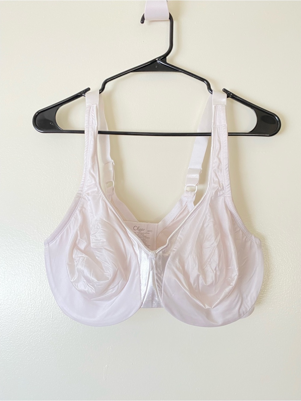 OLGA Satin Inserts Underwired Support Full Coverage Bra Size  40DD
